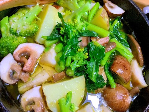 菜の花とマッシュルームと新じゃがの春祭アヒージョ